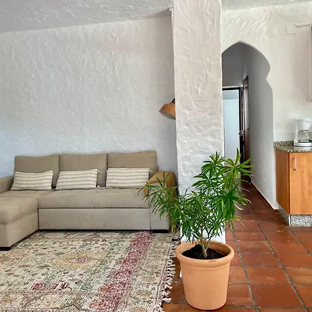 Con Piscina Privada En Bolonia Дом отдыха *